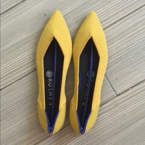 Marigold 8.5 (fits like 7.5) w/imperfection